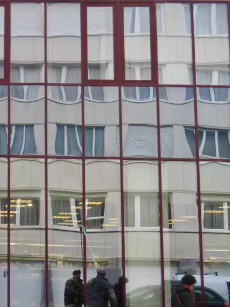 Photo d'une façade d'immeuble de bureaux